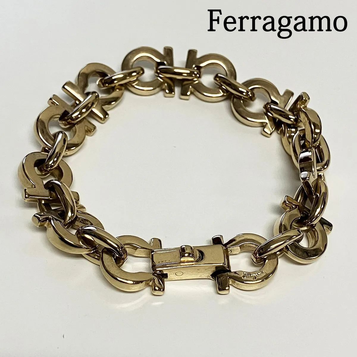Ferragamo フェラガモ ガンチーニ ブレスレット ゴールド - メルカリ
