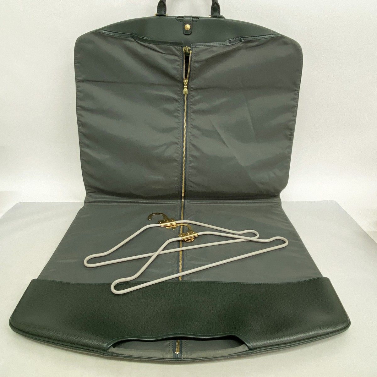 ルイ ヴィトン タイガ ベーリング ガーメントバッグ M30134 グリーン ルイ ヴィトン タイガ ベーリング ガーメントバッグ M30134 グリーン