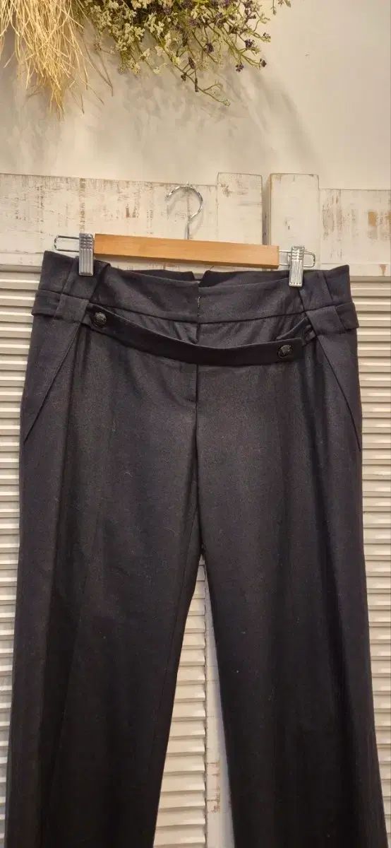 ブラック パンツ