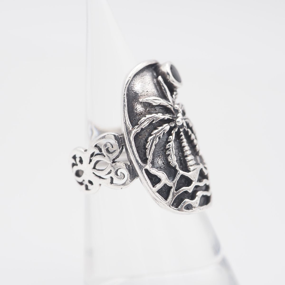 L368 オニキス風 925刻印 リング ヤシの木 インレイ 透かし彫り