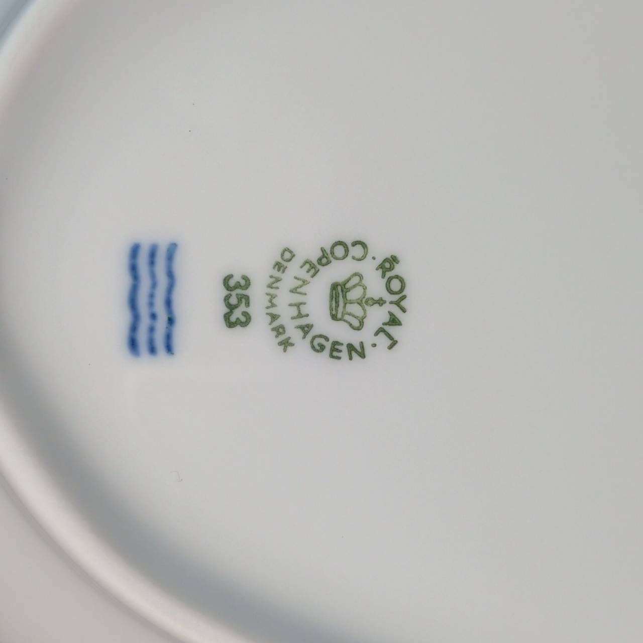 ロイヤルコペンハーゲン ホワイトフルーテッドハーフレース 舟形