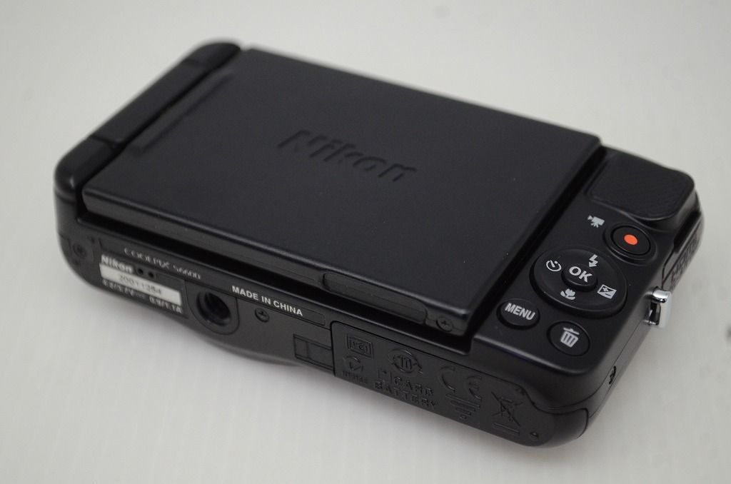 美品 Nikon ニコン COOLPIX S6600 コンパクトデジタルカメラ ブラック