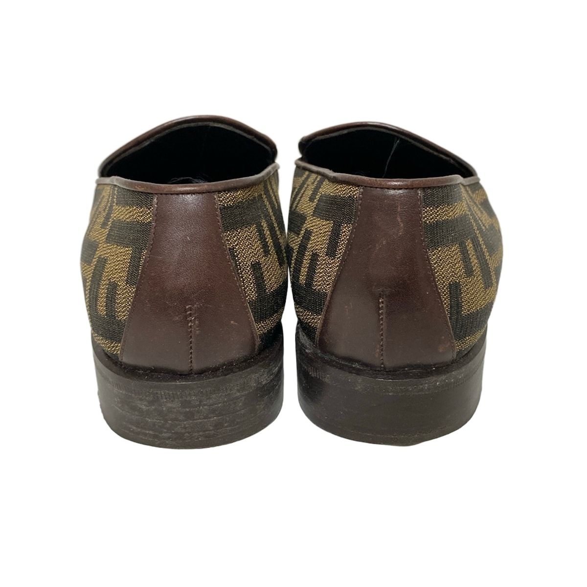 美品 FENDI フェンディ ズッカ柄 ローファー ダークブラウン ヒール付き 美品 FENDI フェンディ ズッカ柄 ローファー ダークブラウン ヒール