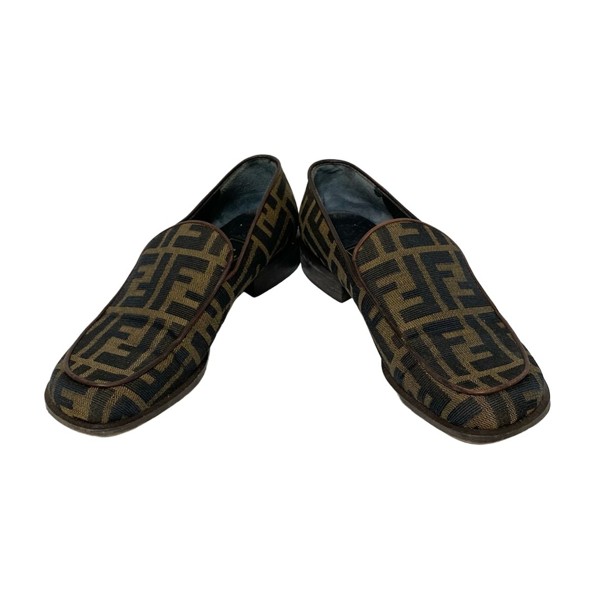 美品 FENDI フェンディ ズッカ柄 ローファー ダークブラウン ヒール付き 美品 FENDI フェンディ ズッカ柄 ローファー ダークブラウン ヒール