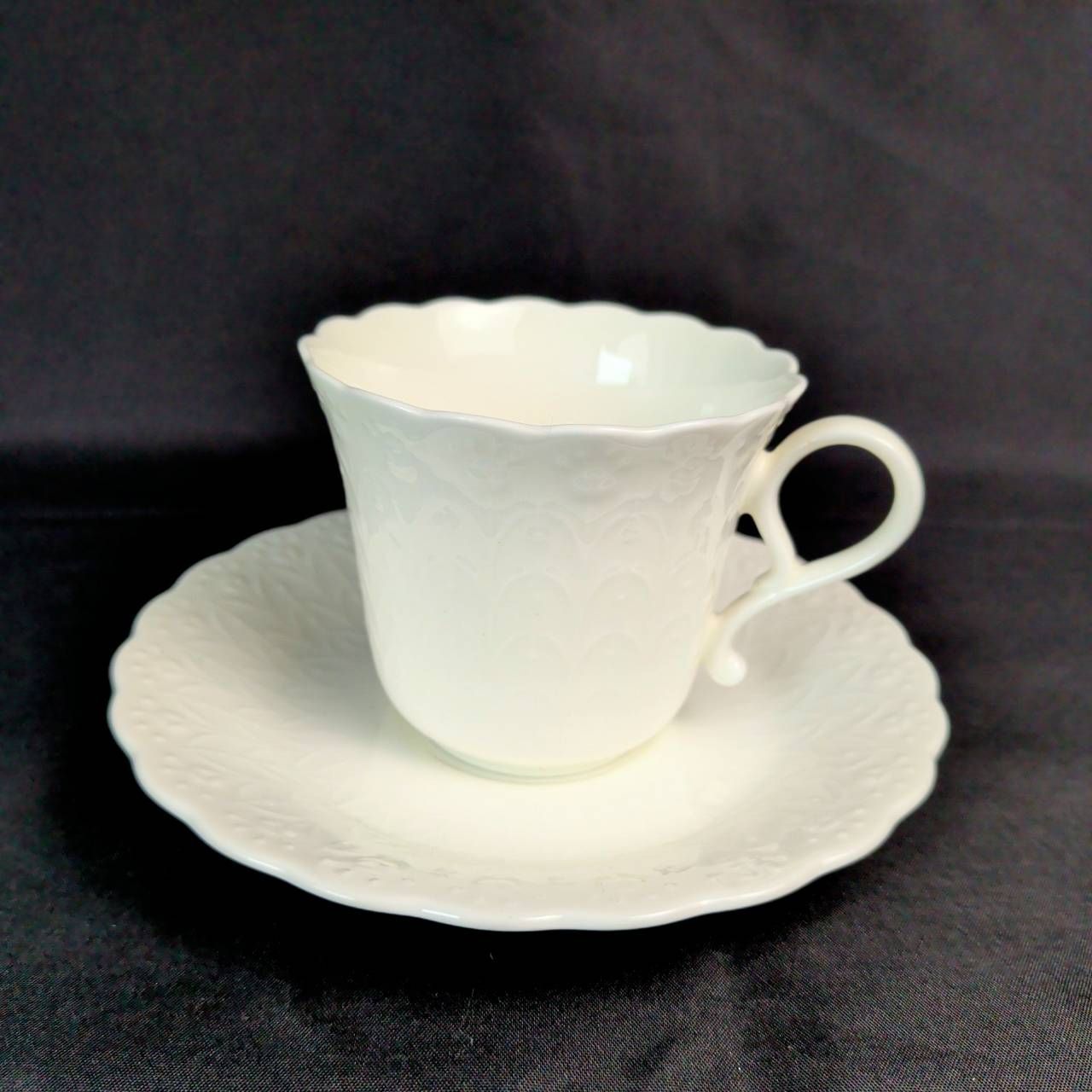 ナルミ シルキーホワイト カップ＆ソーサ― 5客 - メルカリ