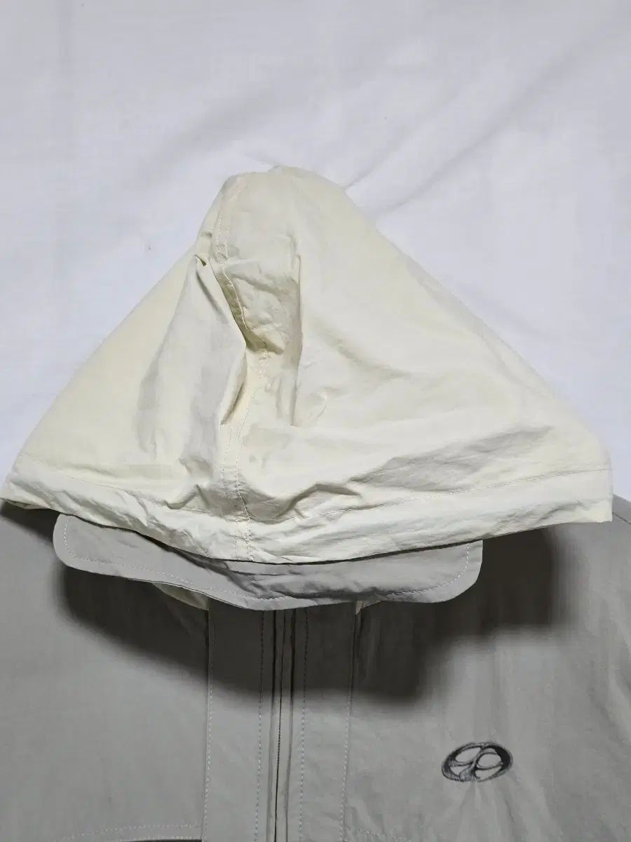 CPGN 꼼파뇨 フード ウィンドブレーカー ジャケット アイボリー グレー