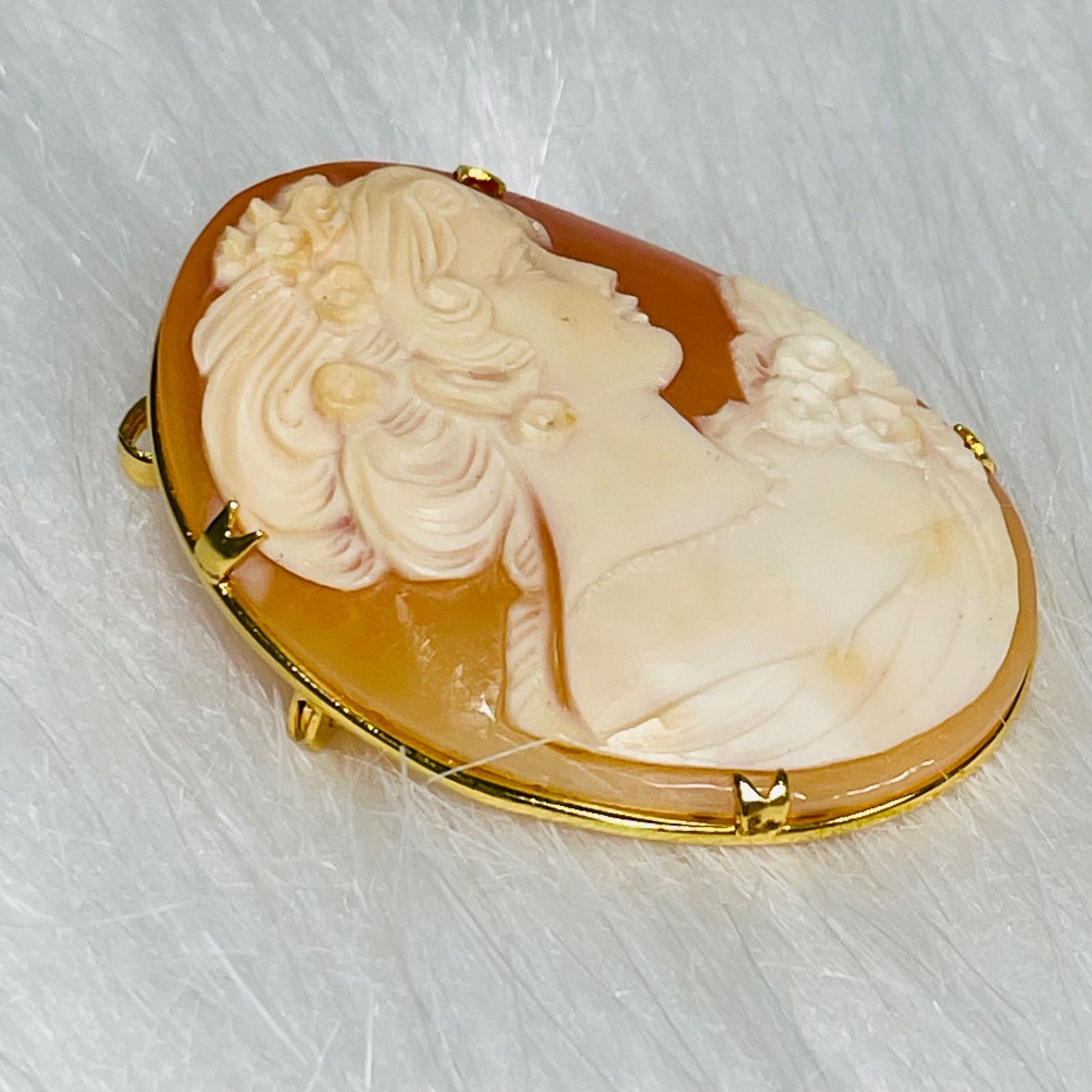 お*ん様 シェルカメオ K18刻印 2way ブローチ ペンダントトップ カメオ ブローチ ペンダントトップ 2WAY 彫刻 シェルカメオ風