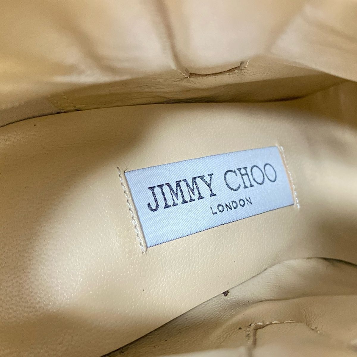 ピンクベージュ