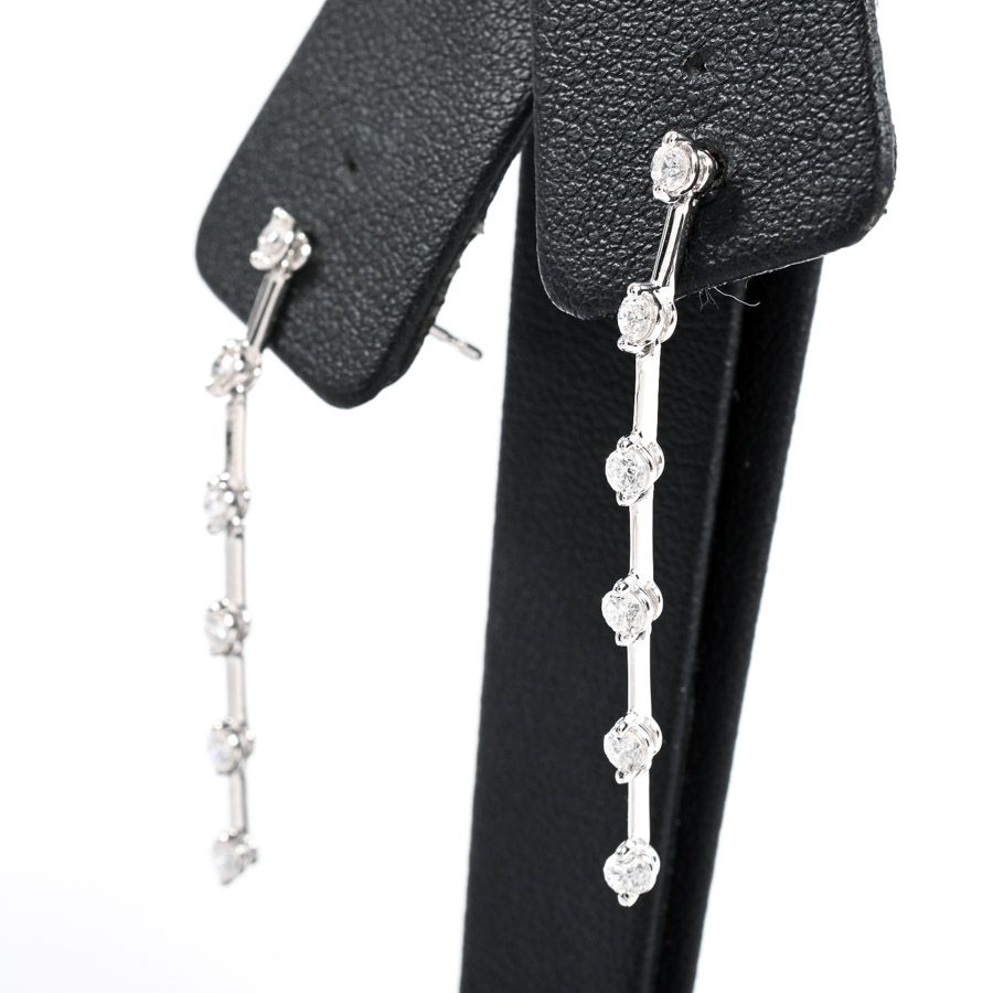 LINE ライン ピアス ダイヤ