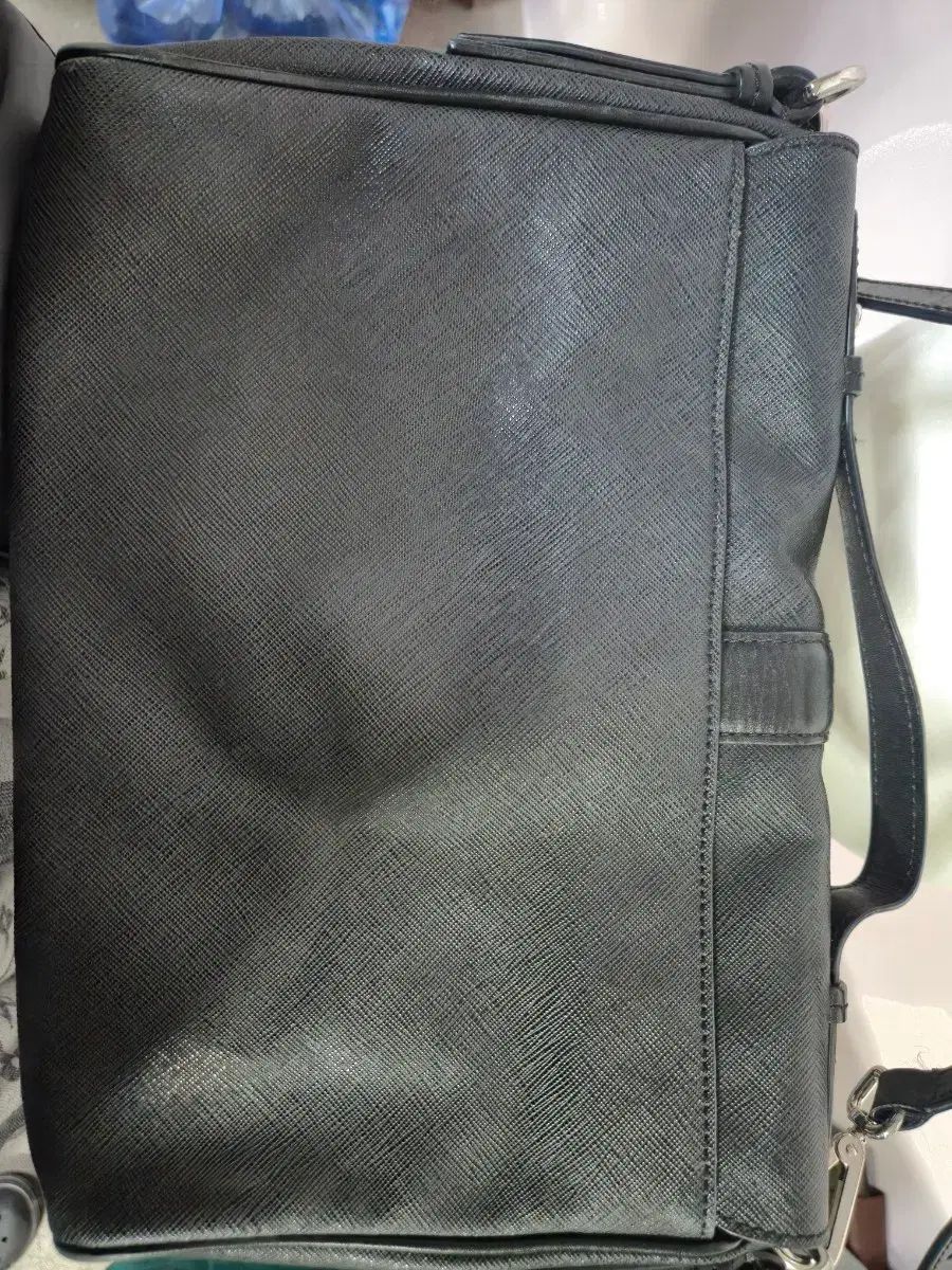 tumi ブラック クロスバック バッグ