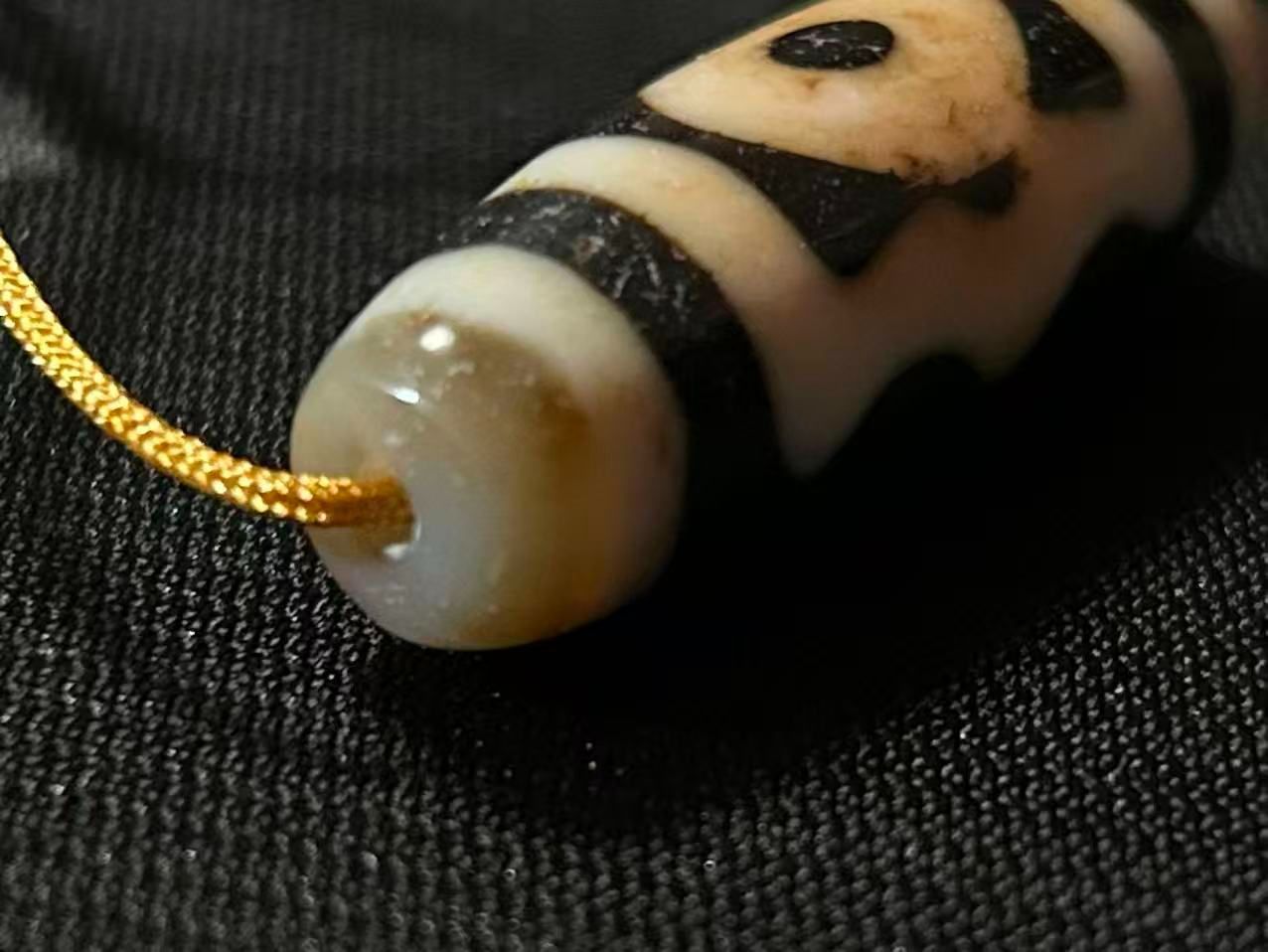 仏三眼天珠 朱砂あり ハンドメイド品／チベット 天珠 dZi ジービーズ