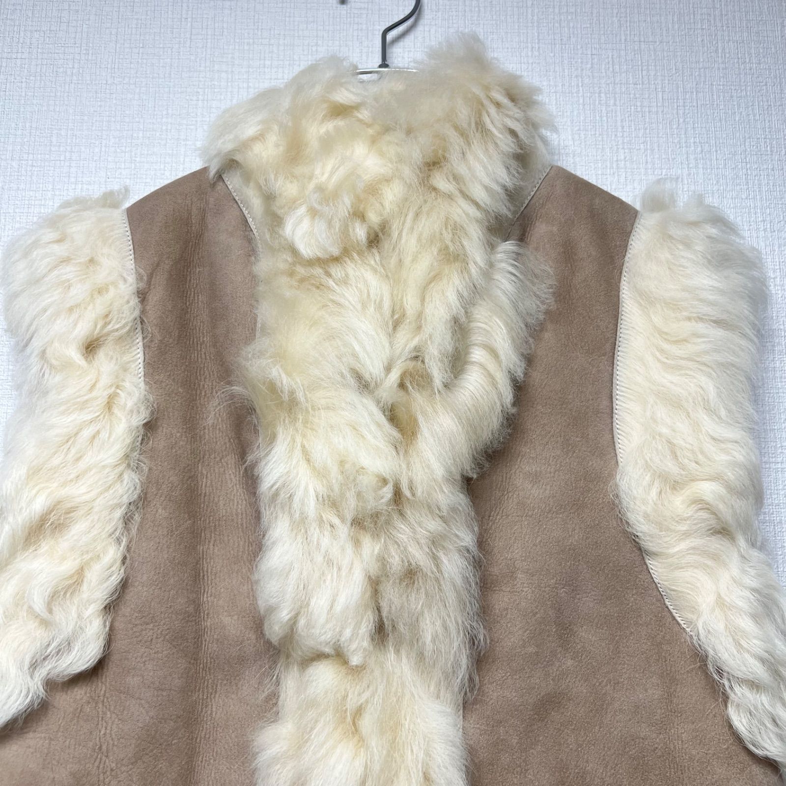 Christian Dior クリスチャンディオール ビー刺繍 ハチ ムートンベスト ジャケット ファー ボア ノースリーブ ラムレザー 羊革 レディース 34