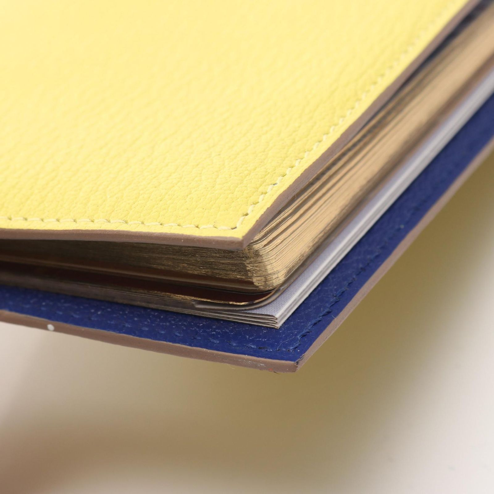 ブルーロワイヤル レザー