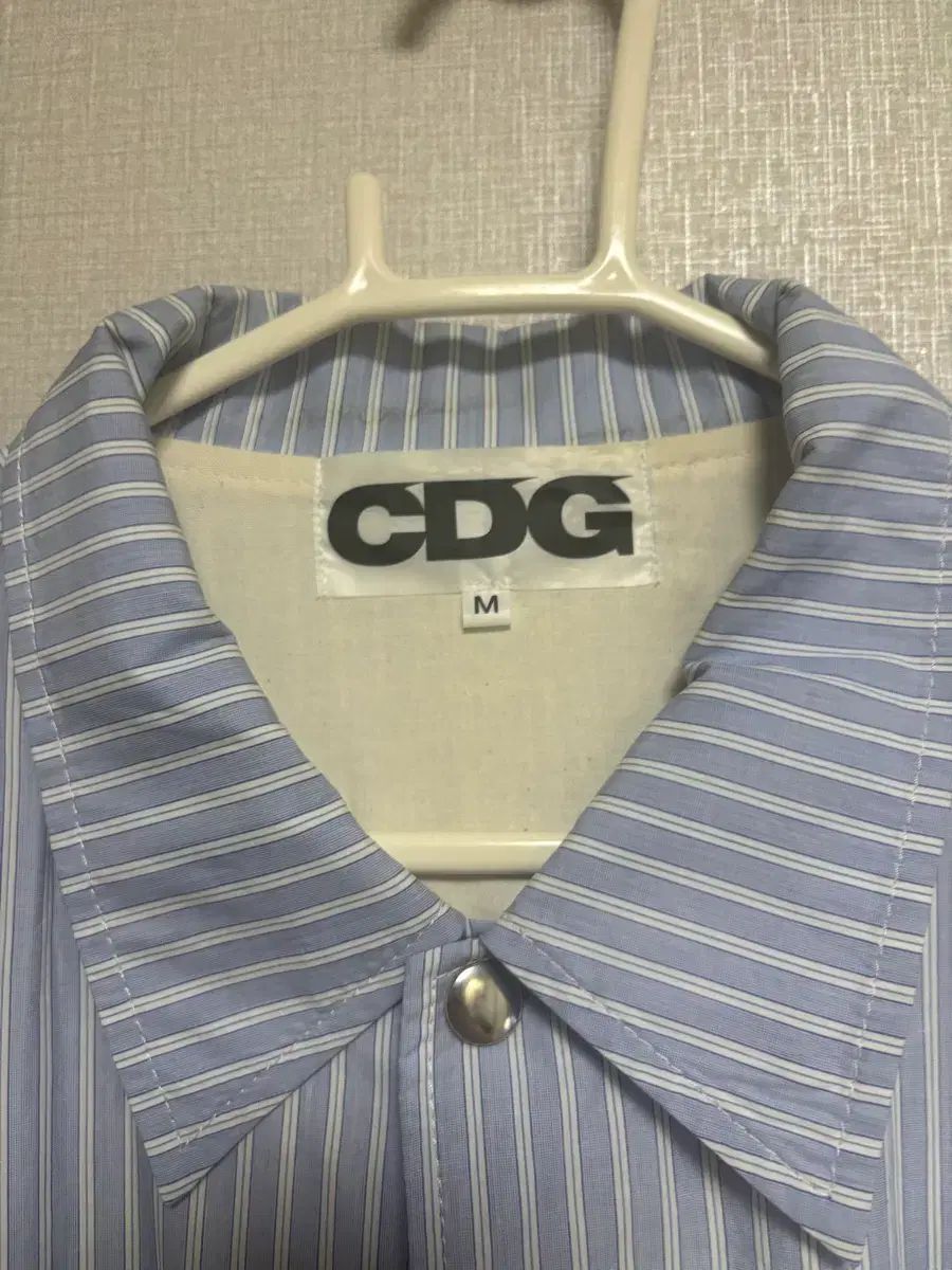 CDG ストライプジャケット Mサイズ　新品未使用完売 CDG ストライプ コーチジャケット M - メルカリ