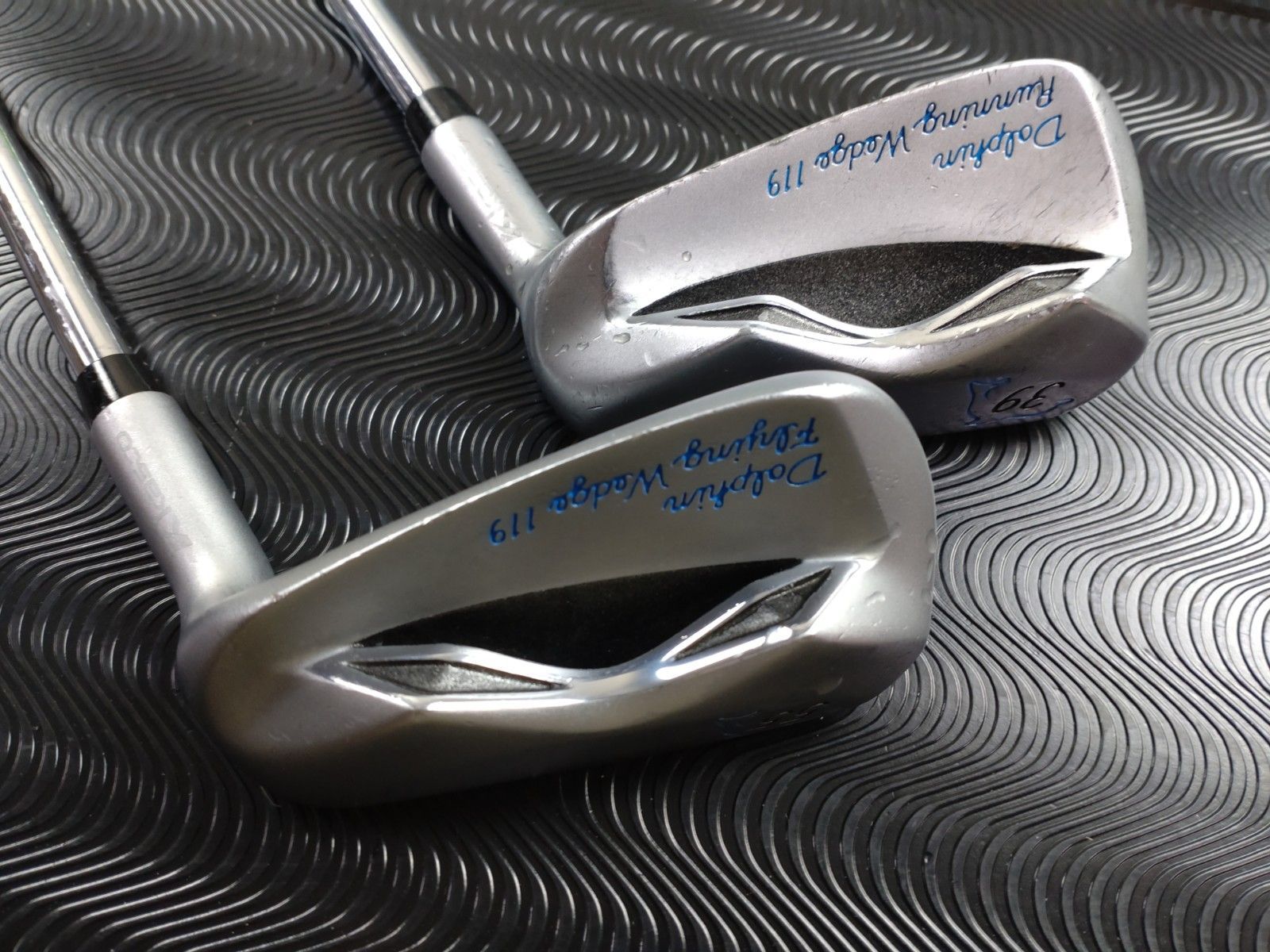 12528-09 Golf Pride 転がして寄せる Dolphin Running Wedge ドルフィンウェッジ 119 39-55 右利き用 アイアン2本セット ゴルフクラブ お渡し