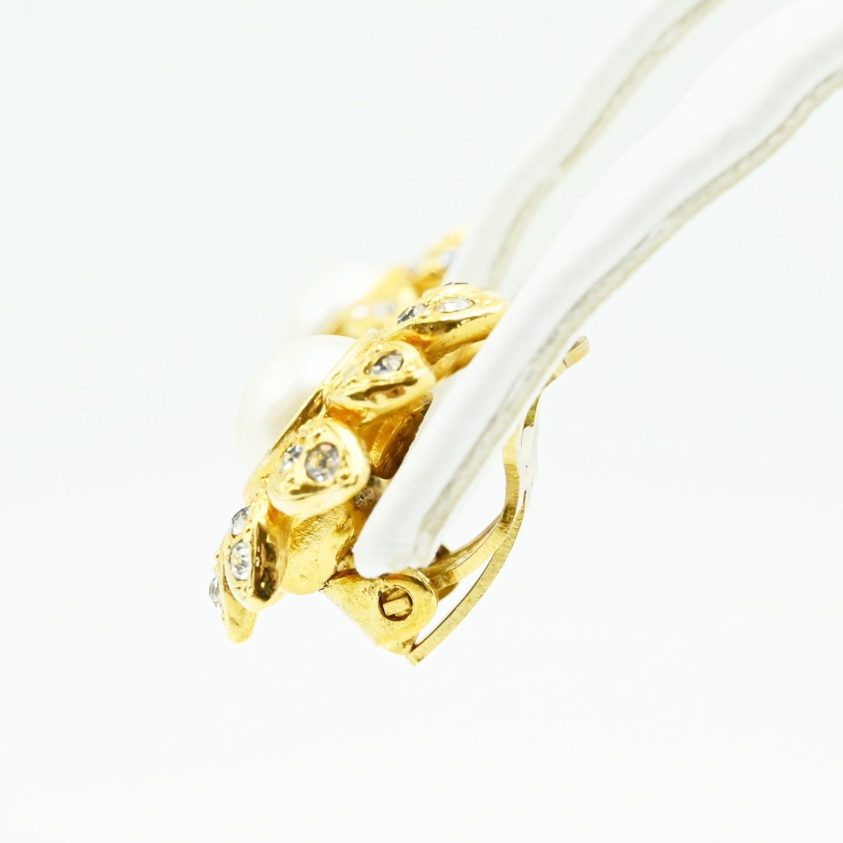  CHANEL シャネル フラワー フェイクパール ラインストーン GP イヤリング 97 P ゴールド K 2511-k 108 イヤリング アクセサリー