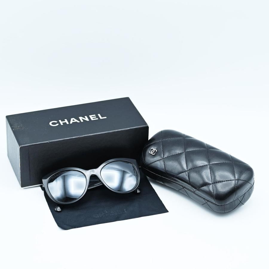 美品　シャネル　サングラス　ココマーク　セルフレーム　マットブラック 美品 シャネル サングラス ココマーク セルフレーム マットブラック