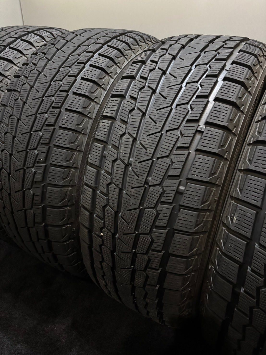 285 60 R 18 ice GUARD G 075 20年製 スタッドレス 4本 ヨコハマ アイスガード ランクル 100 200 シグナス 南10 L 112