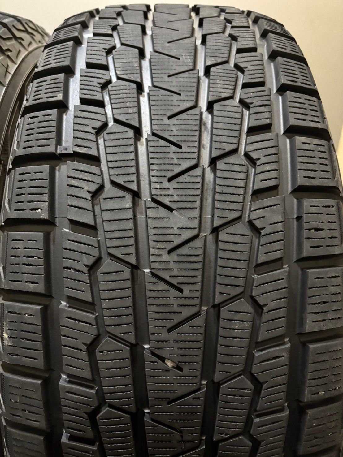 285 60 R 18 ice GUARD G 075 20年製 スタッドレス 4本 ヨコハマ アイスガード ランクル 100 200 シグナス 南10 L 112