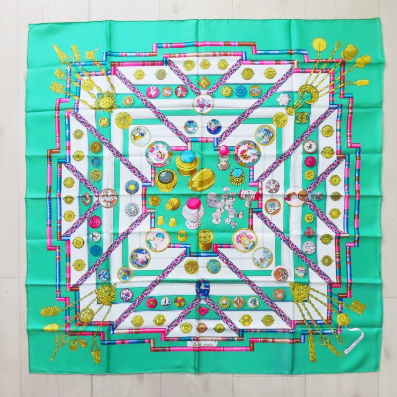 M 04 k 003 HERMES Petite main エルメス お針子さん カレ90 シルク 大判スカーフ グリーン