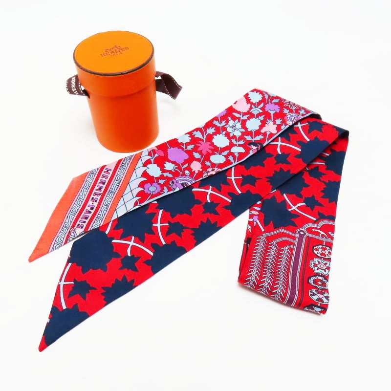  T 05 k 034 HERMES Tapis Persans エルメス ペルシャ絨毯 シルク ツイリースカーフ レッド ネイビー バンダナ スカーフ 小物