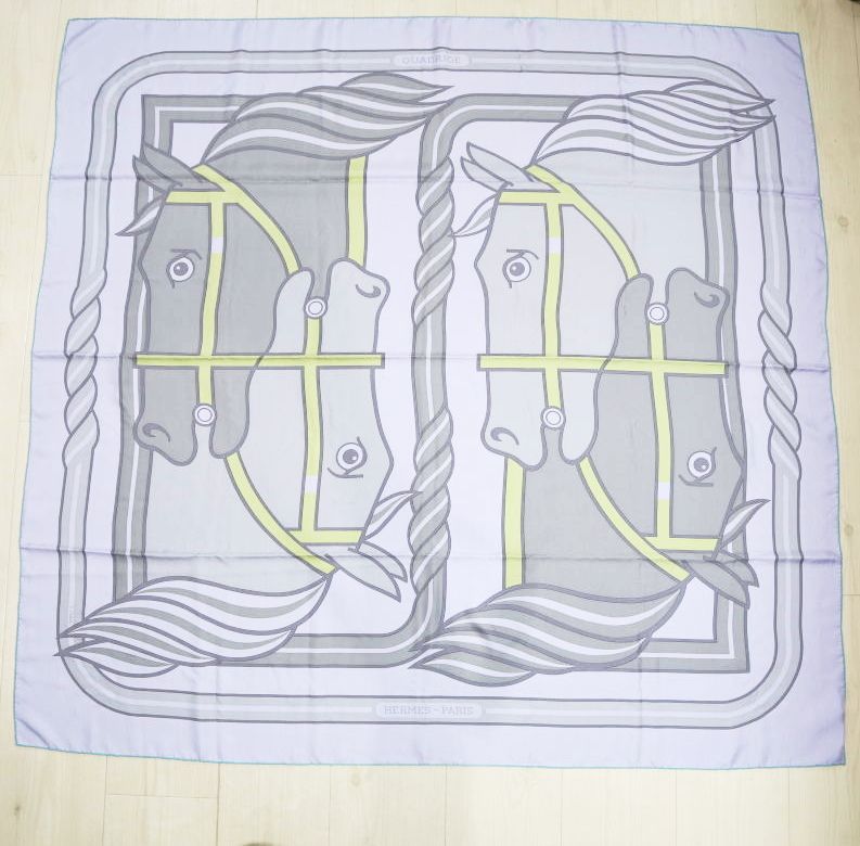 HERMES エルメス カドリージュ サーティント 馬柄 カレ140 シルク 大判スカーフ ライトブルー M 09 k 041