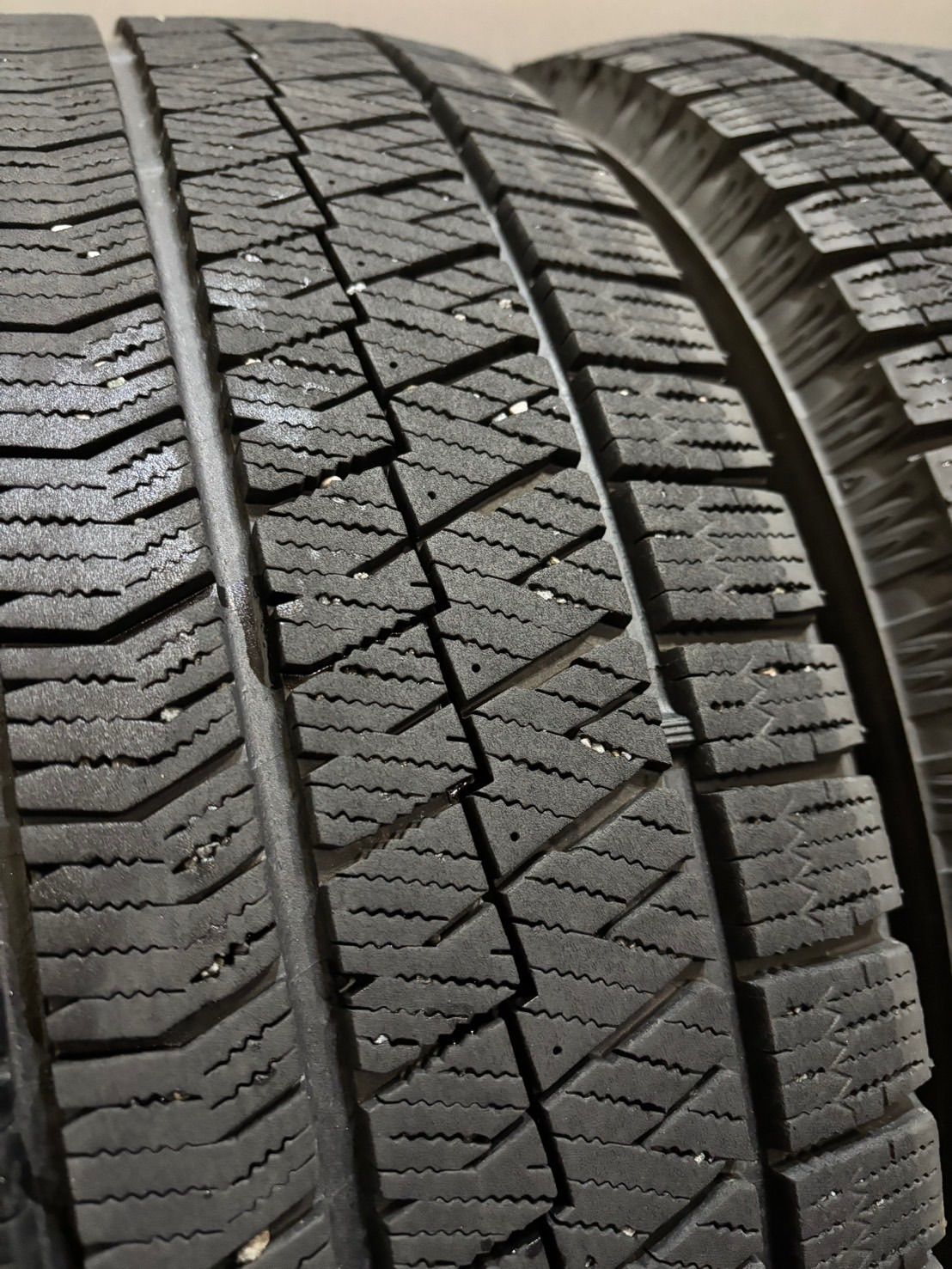  215 55 R 17 VRX 2 22年製 スタッドレス 4本 ブリヂストン ブリザック クラウン ヴェゼル CX 3 南3 L 114 17インチ スタッドレス