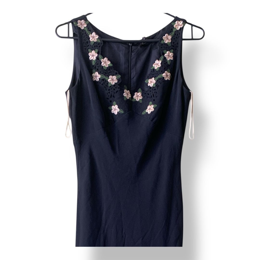 TOCCA(トッカ) 花柄刺繍 ノースリーブワンピース 黒色 2サイズ