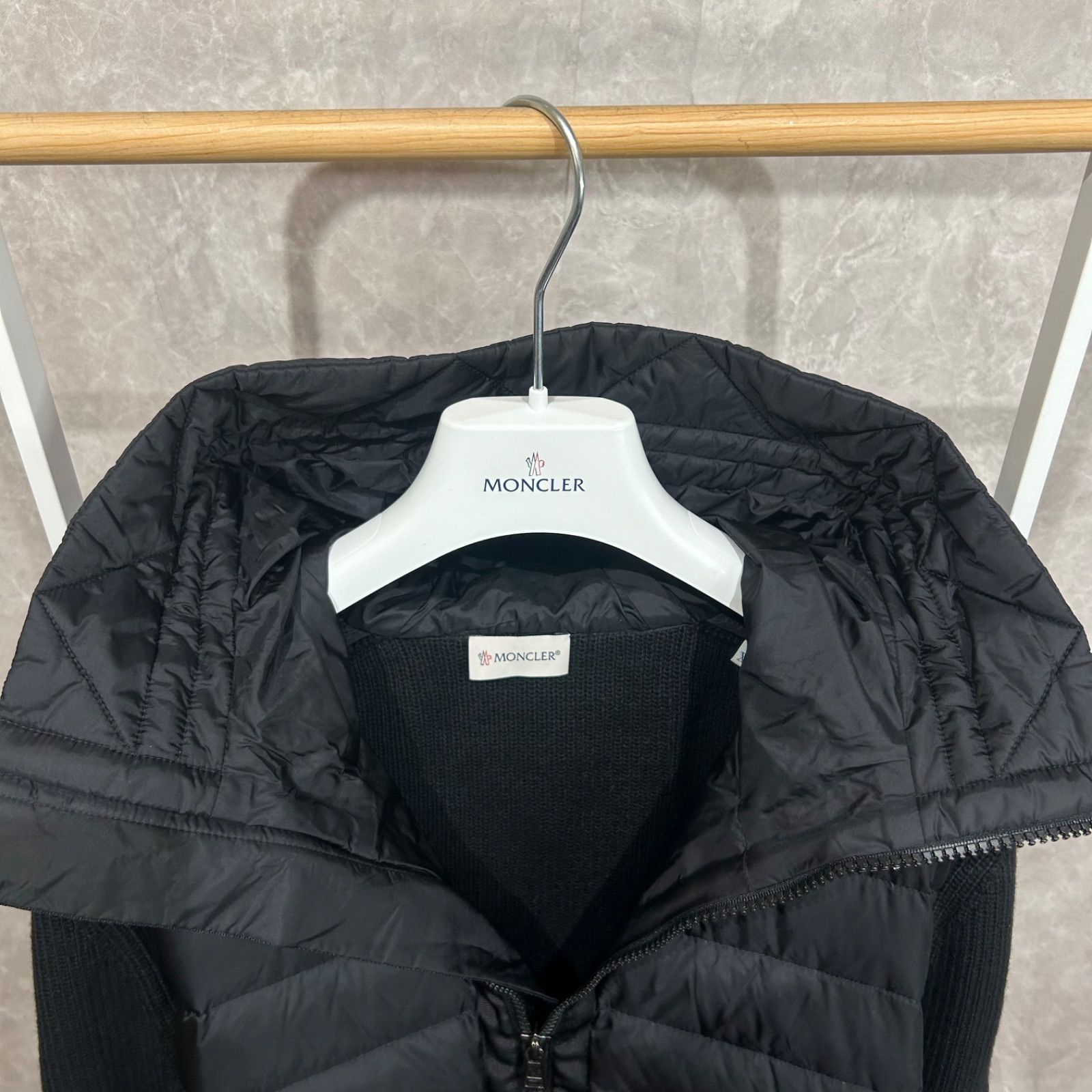 【極美品】モンクレール　ハイブリッドニット　ブラック　Mサイズ MONCLER モンクレール ハイブリッドダウンニット ブラック M 極美品