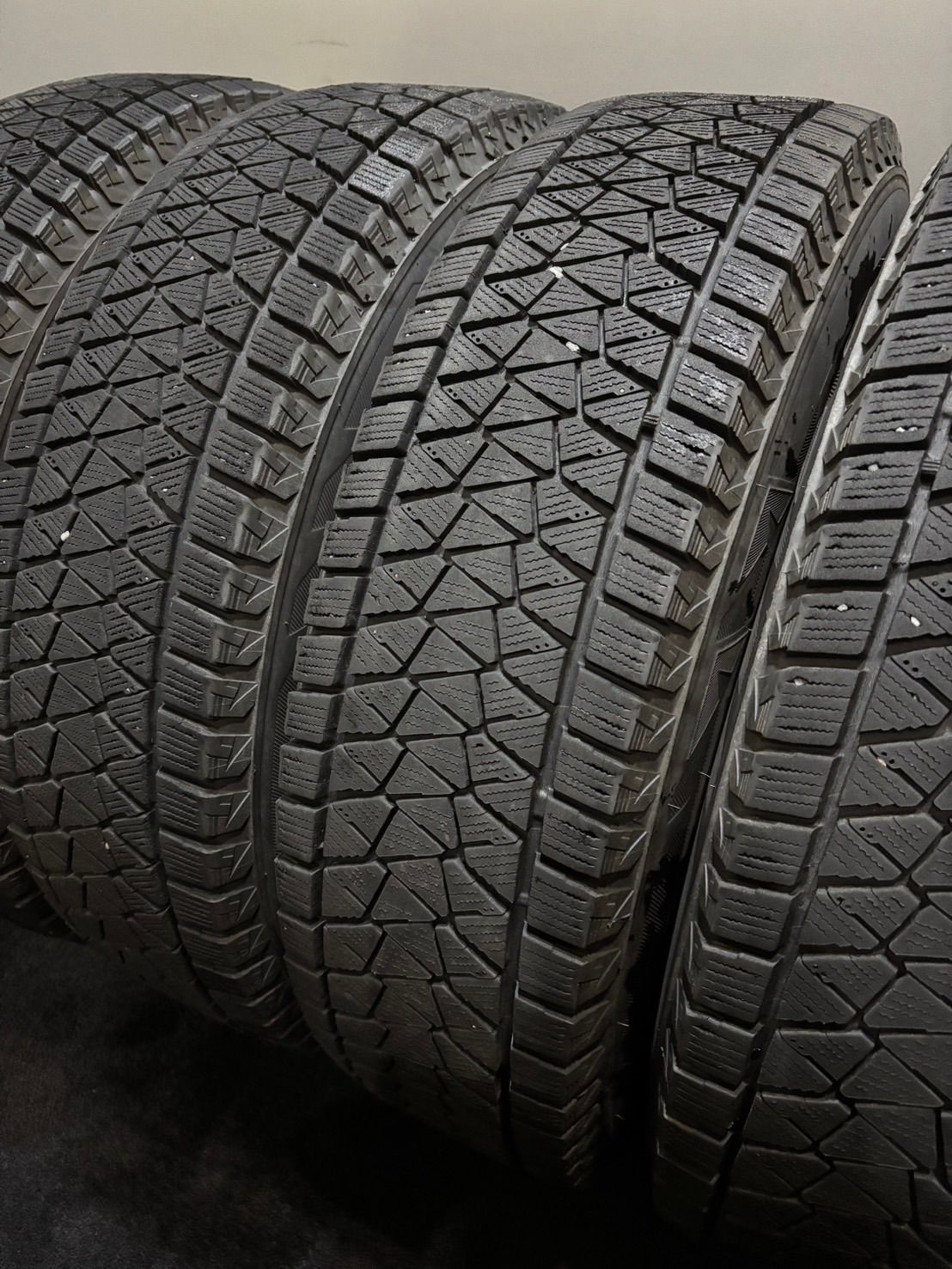 195 80 R 15 DM V 2 22年製 スタッドレス 4本 ブリヂストン ブリザック ハイエース キャラバン ジムニー シエラ 南4 L 115