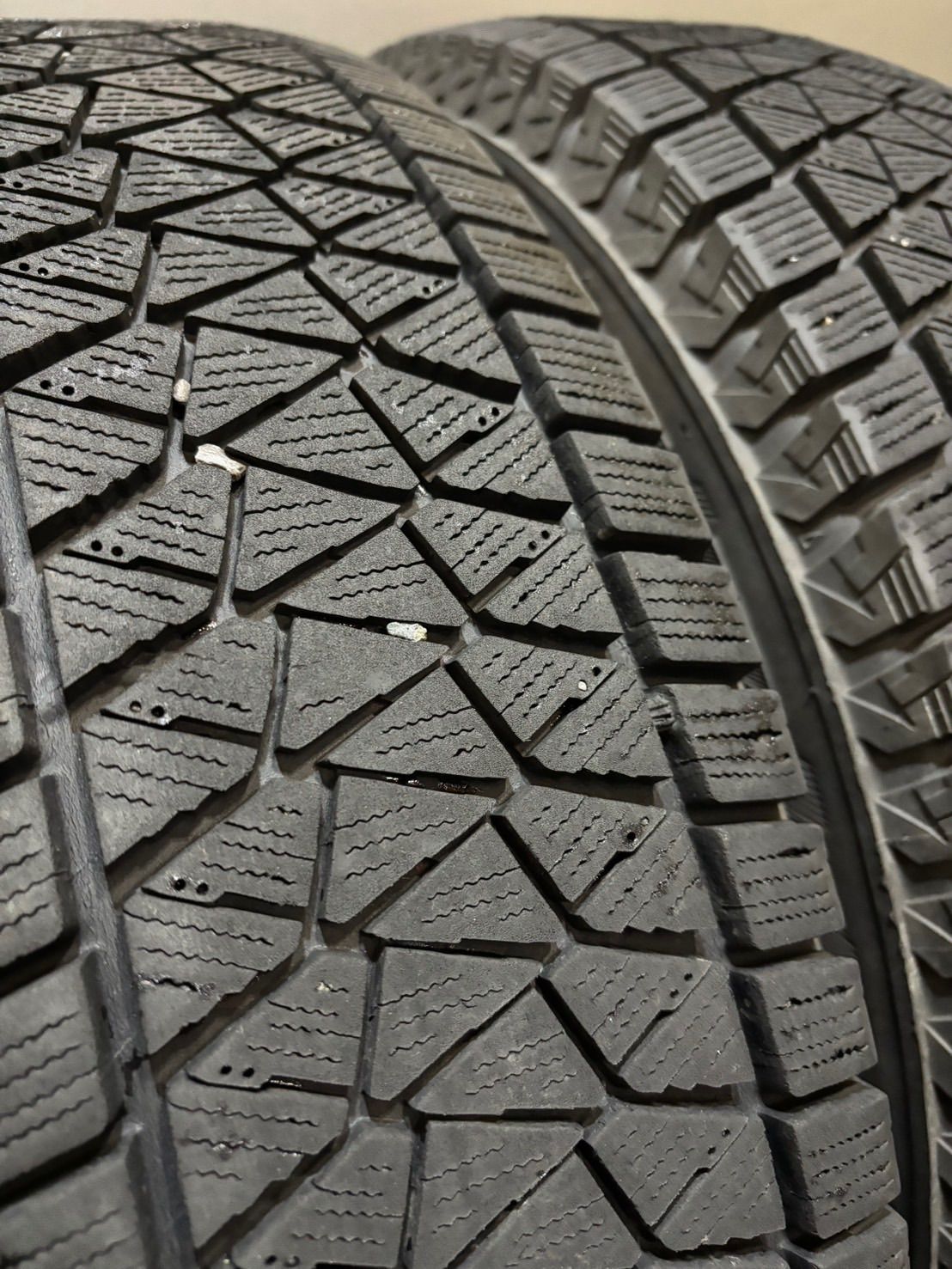  195 80 R 15 DM V 2 22年製 スタッドレス 4本 ブリヂストン ブリザック ハイエース キャラバン ジムニー シエラ 南4 L 115 15インチ スタッドレス