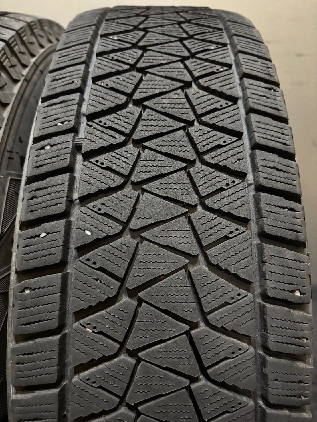 195 80 R 15 DM V 2 22年製 スタッドレス 4本 ブリヂストン ブリザック ハイエース キャラバン ジムニー シエラ 南4 L 115