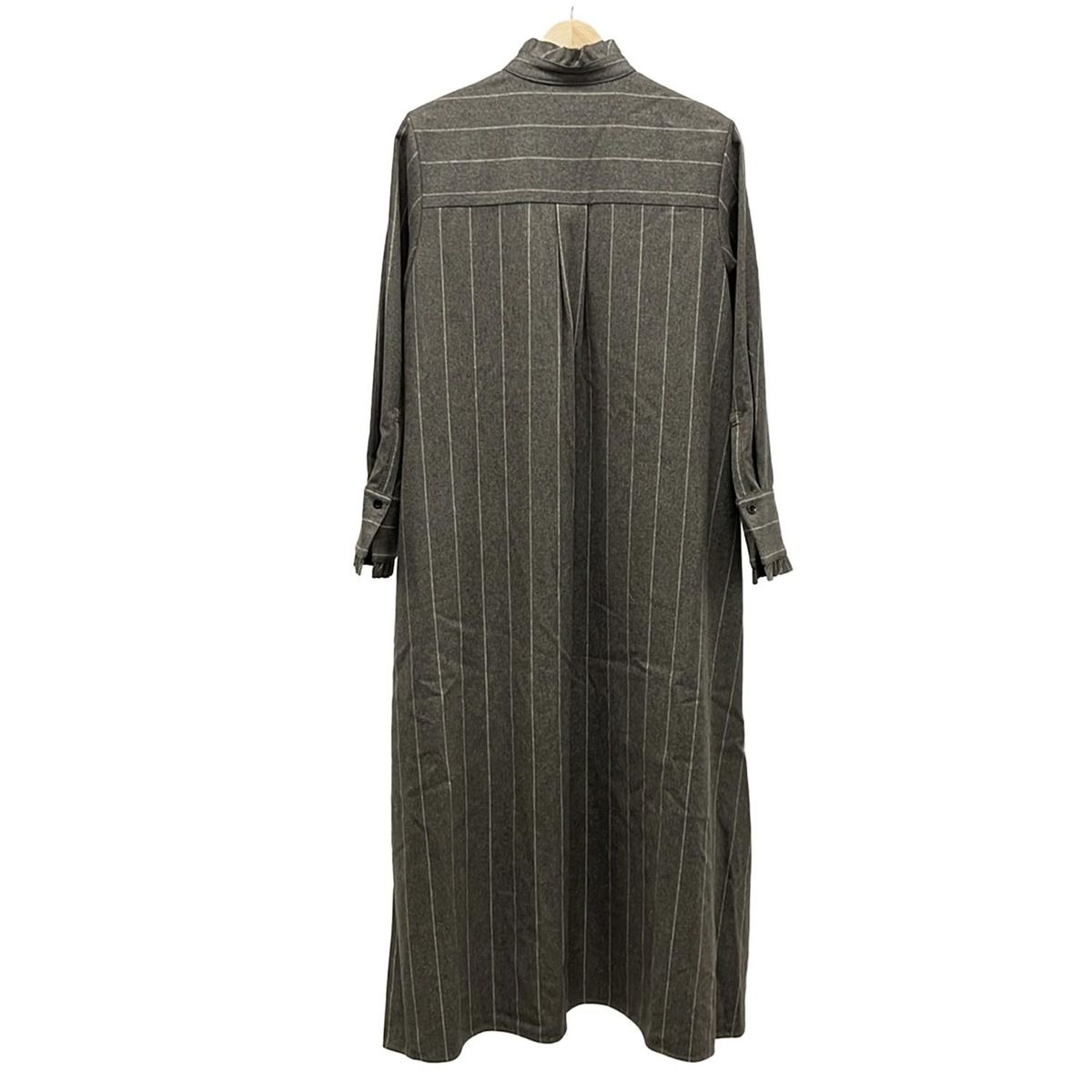 ebure エブール ワンピース サイズ38 M レディース - グレー×白 ハイネック 長袖 ロング ストライプ フリル