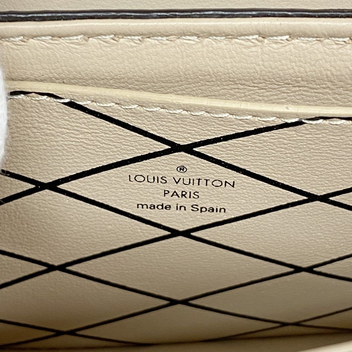 エッセンシャル