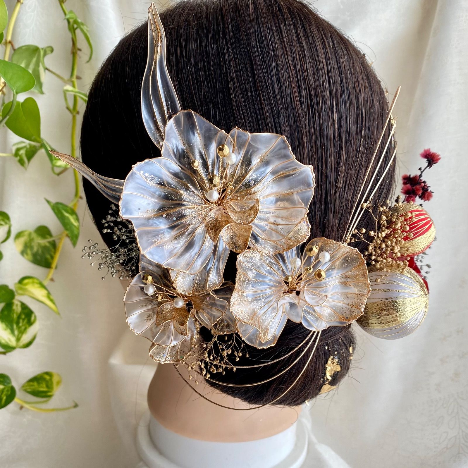 No.2 きらめく胡蝶蘭 アメリカンフラワーの髪飾り 金箔付 水引付 レッド 赤 ディップフラワー ドライフラワー 結婚式 卒業式 成人式 前撮り ブライダル ウェディング 着物 ディップアート