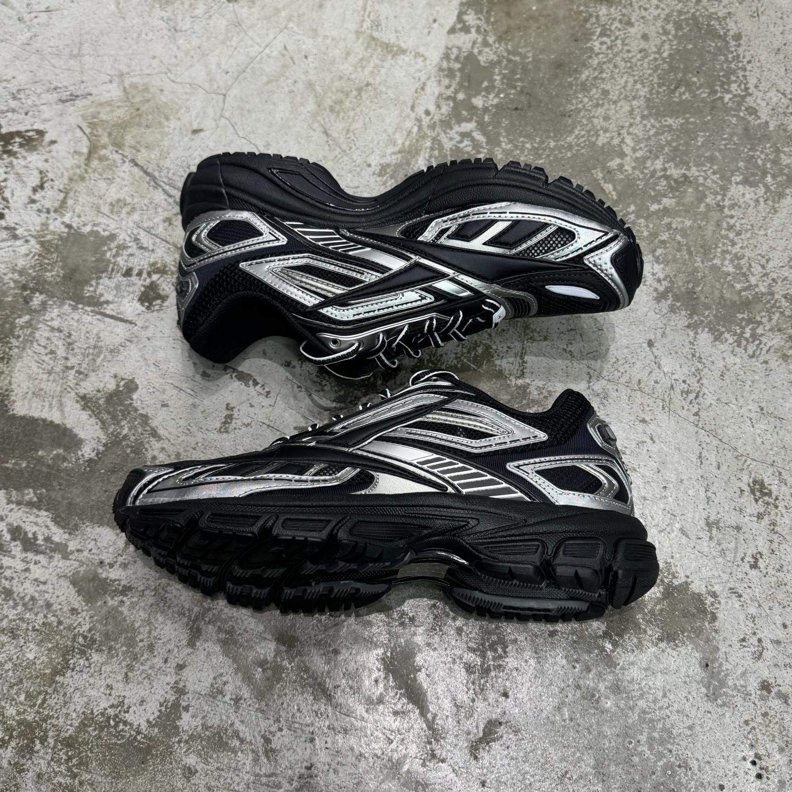 _ Rumy   プラチナム アイス ダスティグリッター・ポインテッド トゥ パンプス