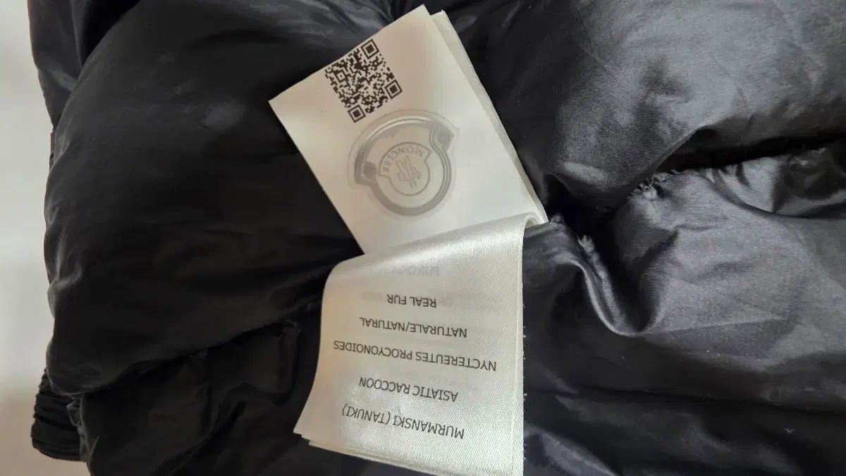  モンクレール ブラック フード ダウン アウター 12 その他 ジャケット ブルゾン