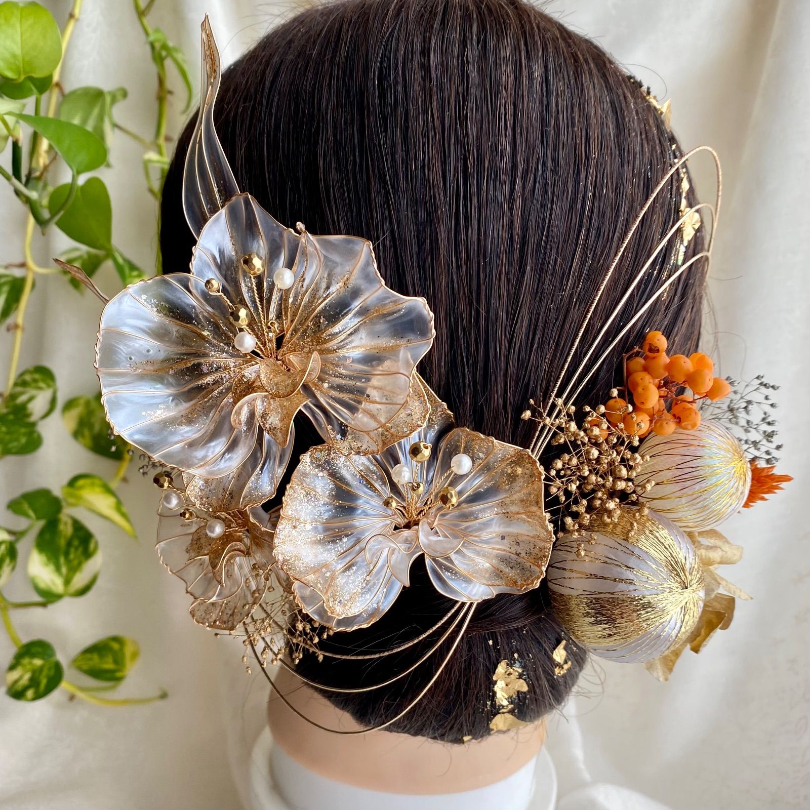 No.5【きらめく胡蝶蘭】アメリカンフラワーの髪飾り 金箔付 水引付