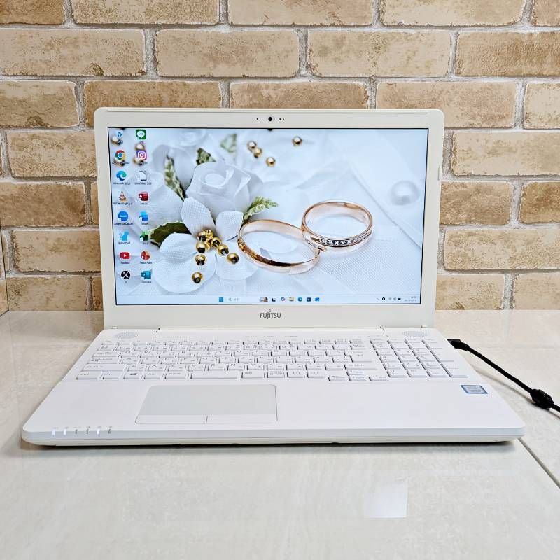 美品！オフィス付き☆SSD256/第7世代Corei5☆初心者OK！Windows11