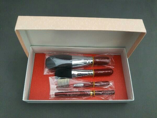 熊野筆 化粧筆 パウダーブラシ チークブラシ くし付き眉用化粧筆 携帯用リップブラシ ４種セット