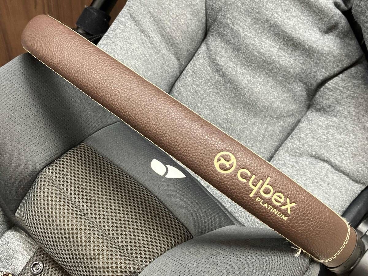 ベビーカーフック付き cybex
