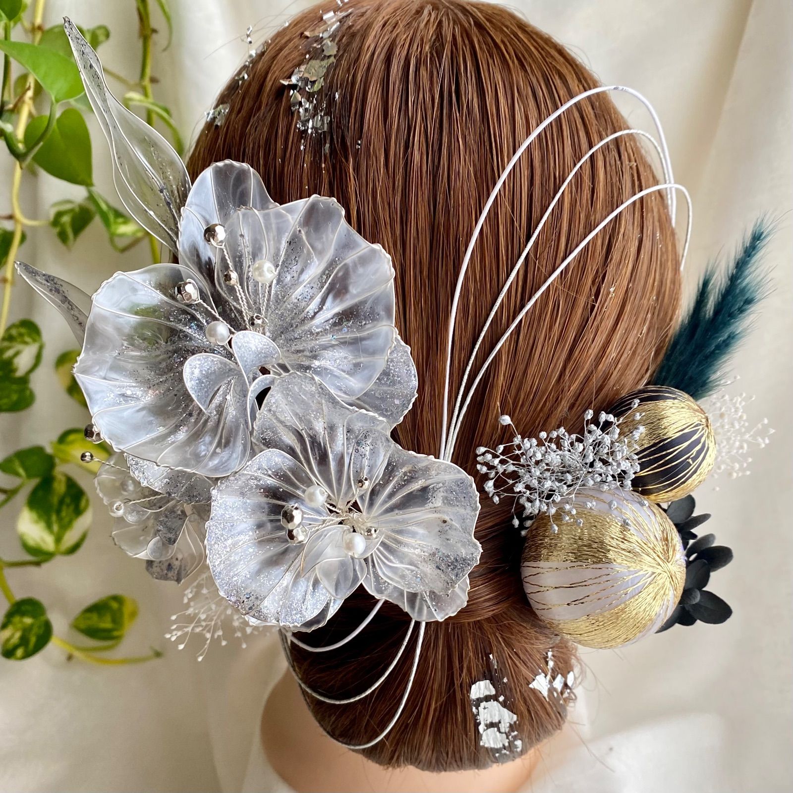 No.9 きらめく胡蝶蘭 アメリカンフラワーの髪飾り 金箔付 水引付 シルバー ブラック 黒 ディップフラワー ドライフラワー 結婚式 卒業式 成人式 ウェディング 着物 和装 ディップアート