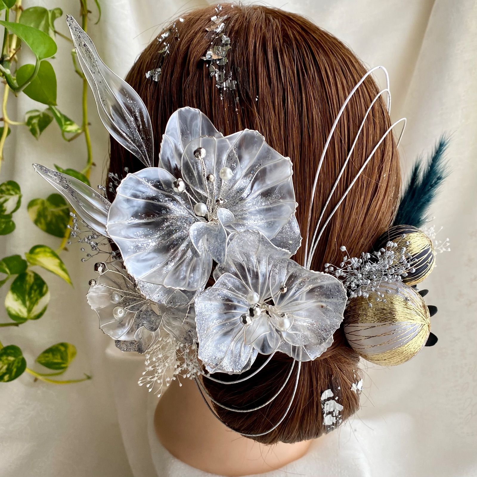 No.9 きらめく胡蝶蘭 アメリカンフラワーの髪飾り 金箔付 水引付 シルバー ブラック 黒 ディップフラワー ドライフラワー 結婚式 卒業式 成人式 ウェディング 着物 和装 ディップアート