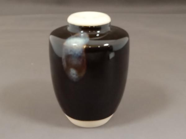 瀬戸焼 古瀬戸 肩衝茶入 海鼠釉 サイズ 直径約5 3 cm 高さ8 1 素材 蓋 プラスチック製 箱 紙箱 仕服 金剛金襴