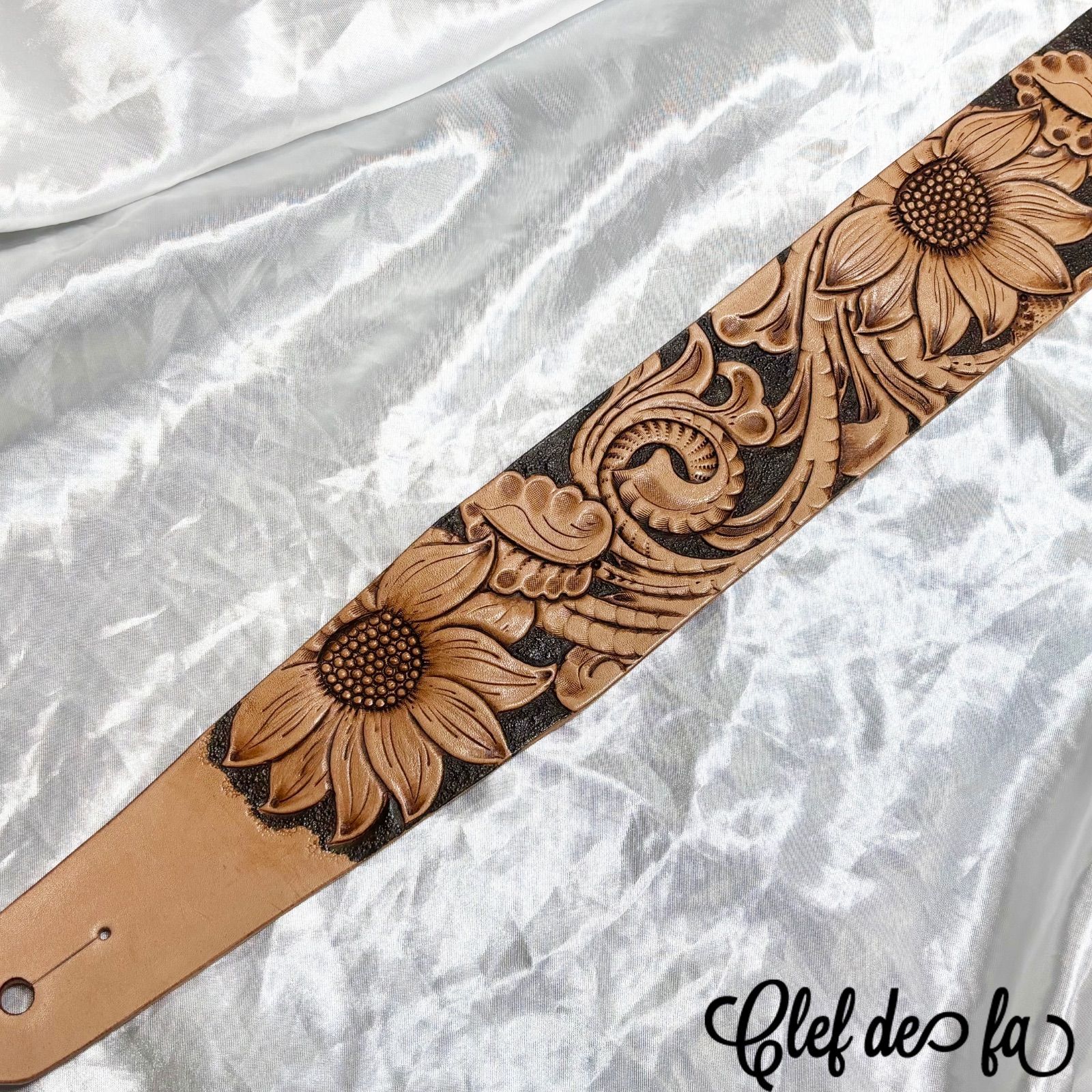 ギタース ベーストラップ レザークラフトカービング2