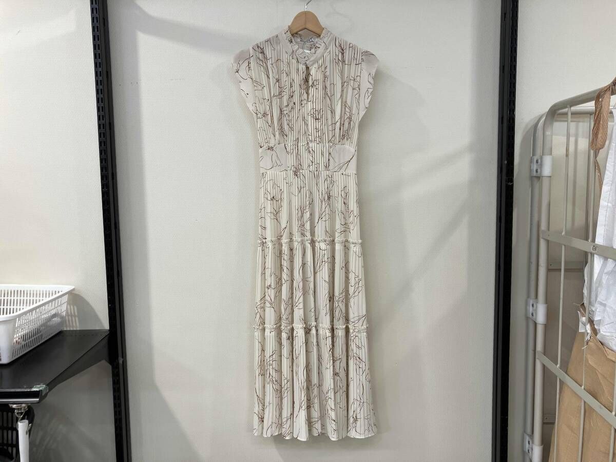 SNIDEL スナイデル ティアードプリーツワンピース サイズ0 ベージュ 花柄 ポリエステル レディース 裏地 ペチコート無し