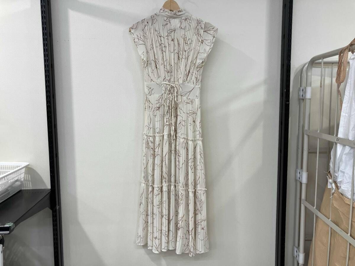 SNIDEL スナイデル ティアードプリーツワンピース サイズ0 ベージュ 花柄 ポリエステル レディース 裏地 ペチコート無し