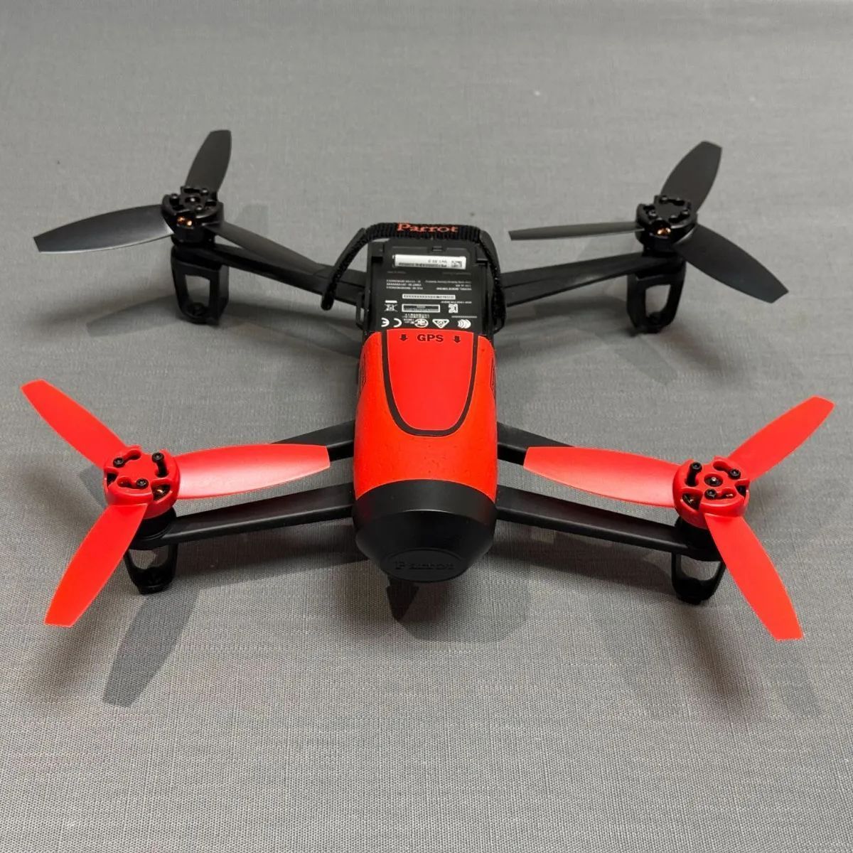 名機】Parrot Bebop Drone レッド 1400万画素カメラ フルHD空撮 - メルカリ