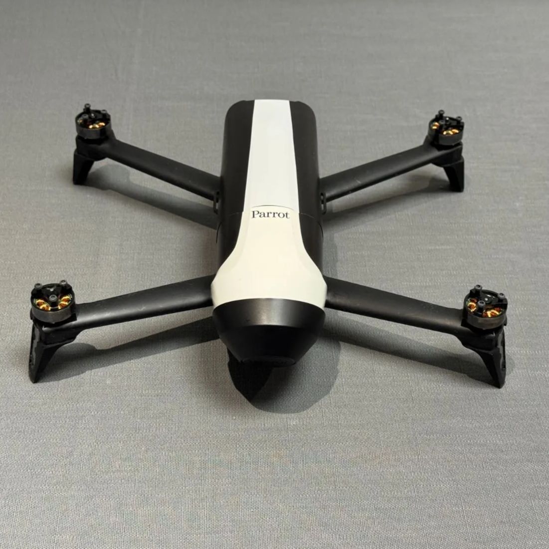 美品】Parrot Bebop 2 ホワイト 25分飛行 1400万画素 空撮ドローン