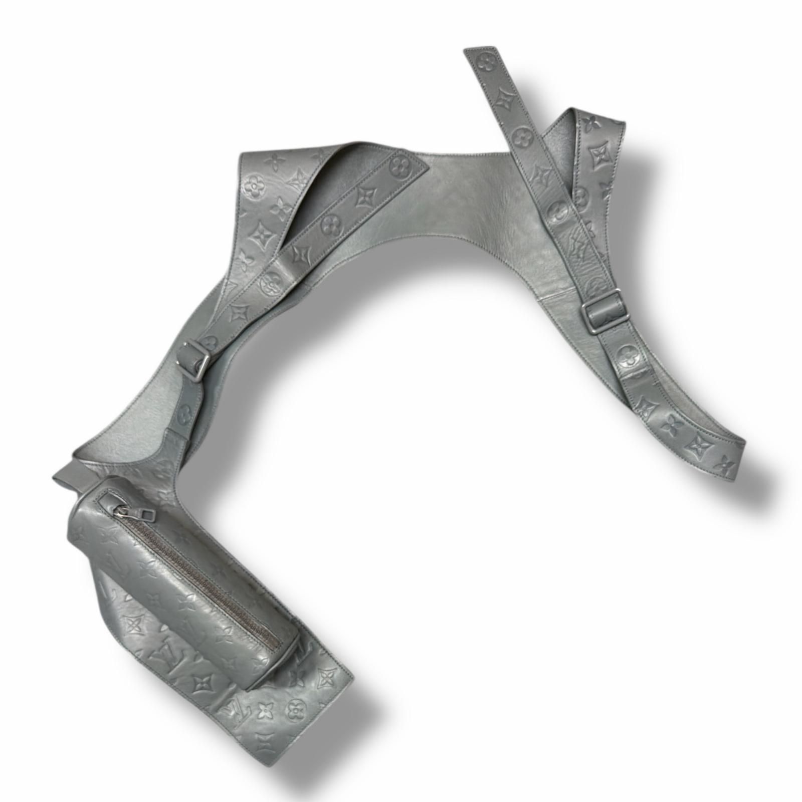 正規 LOUIS VUITTON 21 AW 3 Dポケットモノグラムエンボスミッドレイヤーべスト ジレ ルイ ヴィトン グレー M 4274